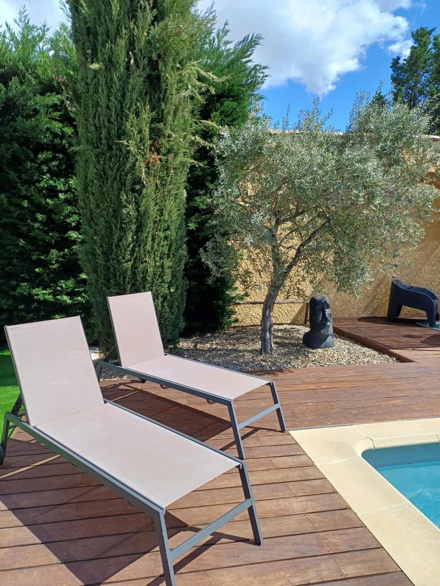 Family First Villa Gargas  Exterior photo